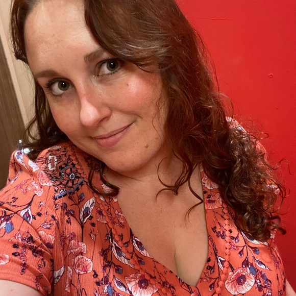 Meet your Posher, Katherine - Picture 1 of 1